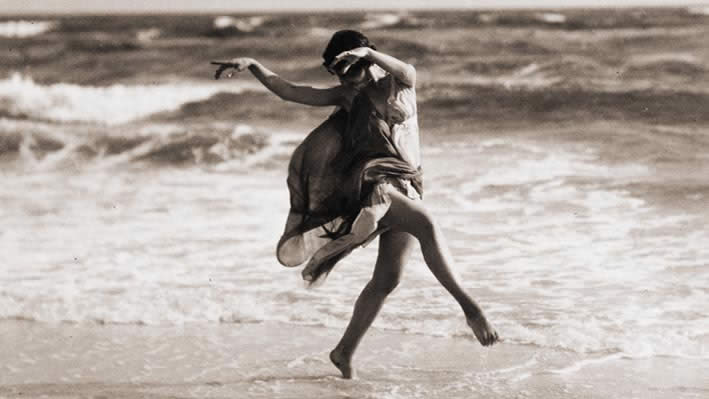 Isadora Duncan – The Beauty of Simple Movements