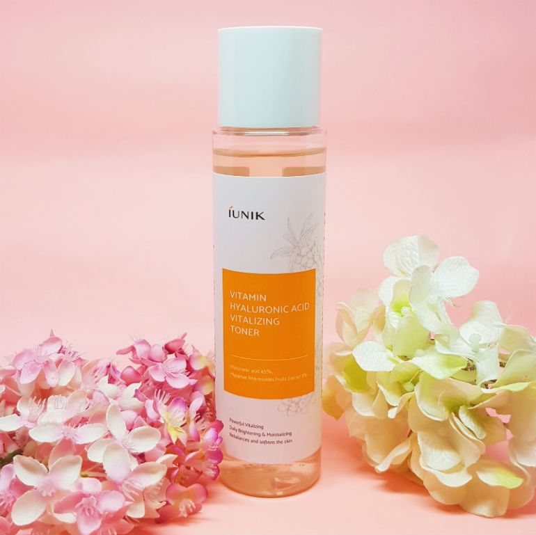 iUnik Vitamin Hyaluronic Acid Vitalizing Toner review