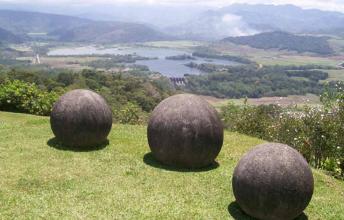 The giant stone balls of Costa Rica - World Mysteries